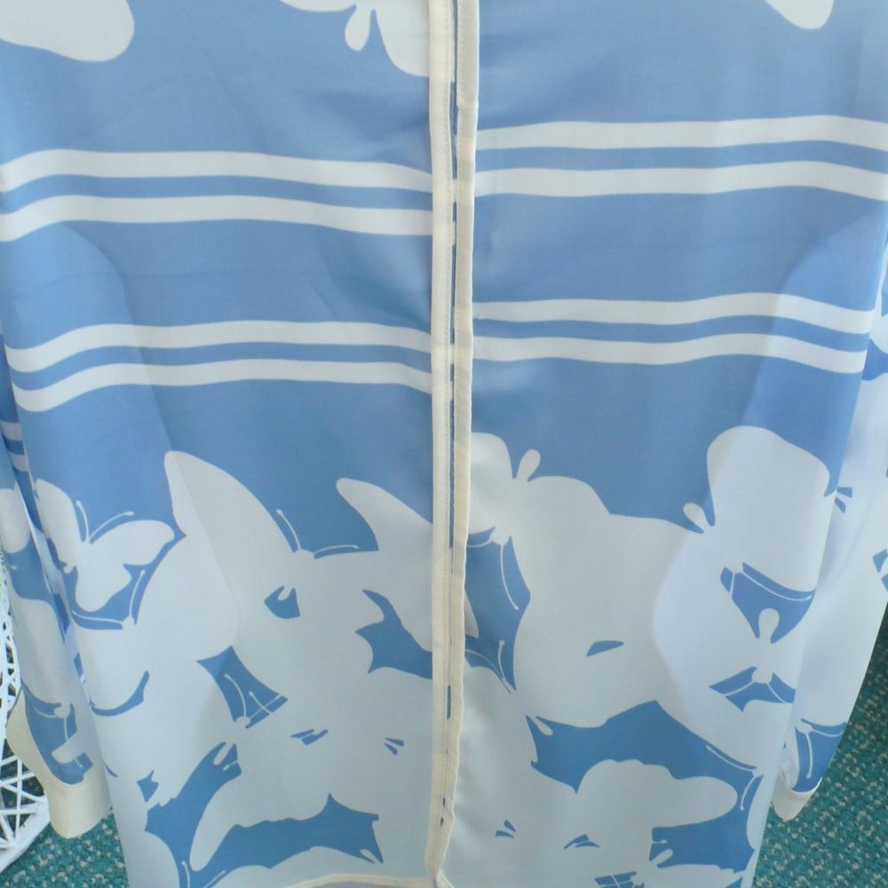 ❤️Top Ma Petite Francee Paris Blue & White Floral Blouse Size Medium - Picture 4 of 7